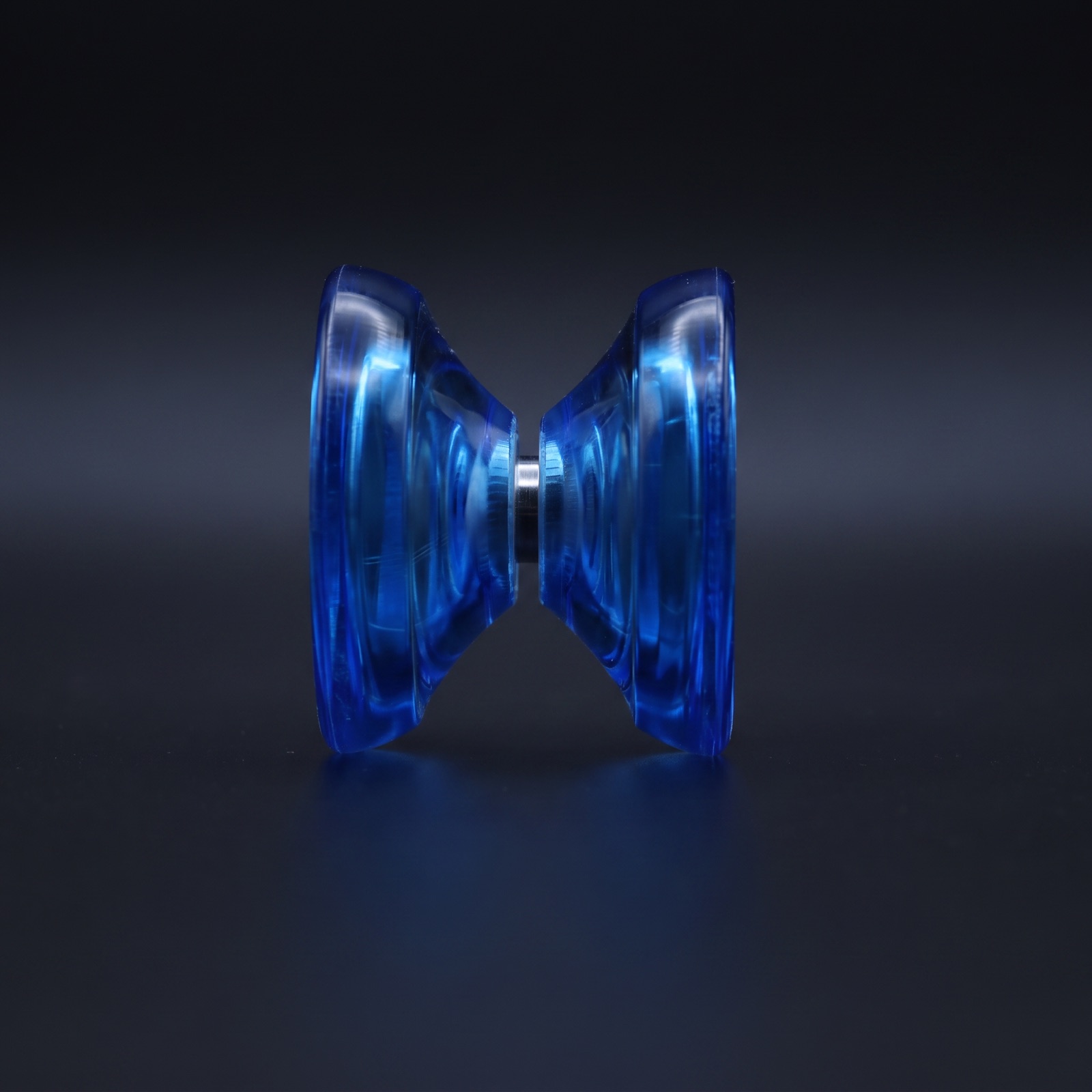 Side profile of Power Spin Ultra showing the butterfly shape and center bearing